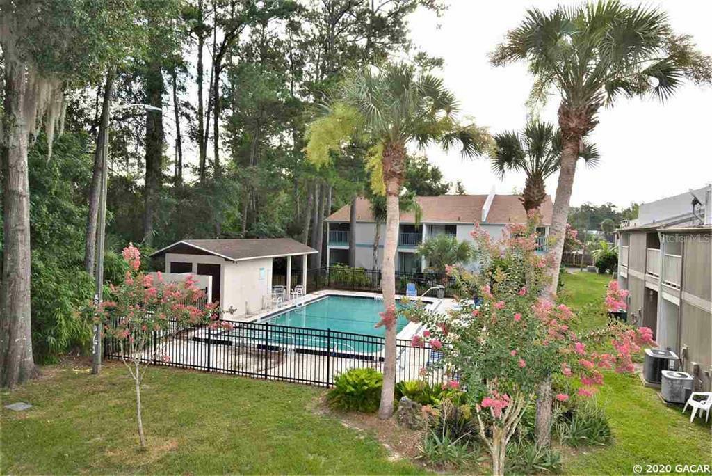 Property Photo:  1440 SW 25th Place  FL 32608 