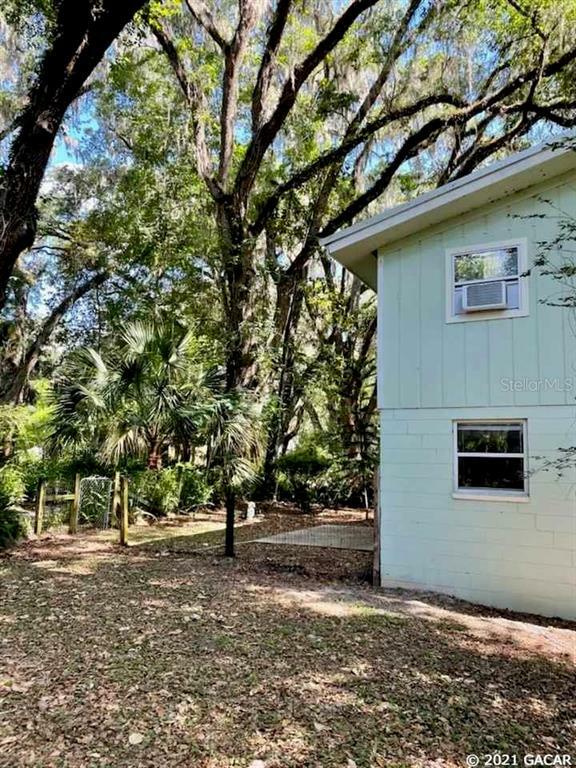 Property Photo:  6221 SW 18th Terrace  FL 32608 