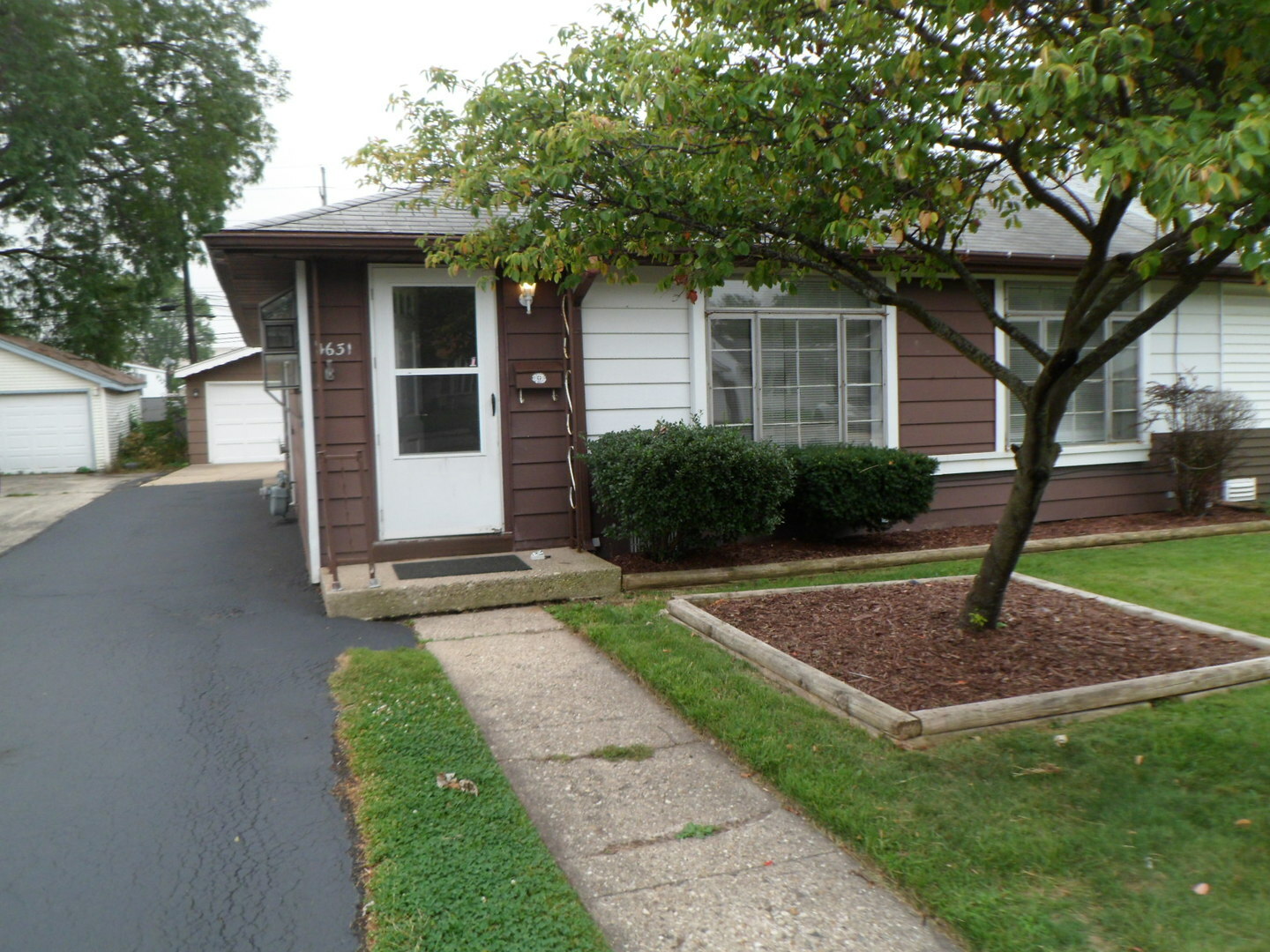 Property Photo: 4631 W 90th Place IL 60456