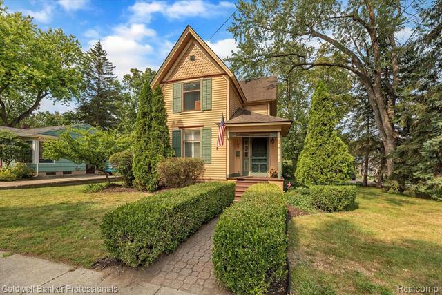 Property Photo: 107 E South Holly Road MI 48430