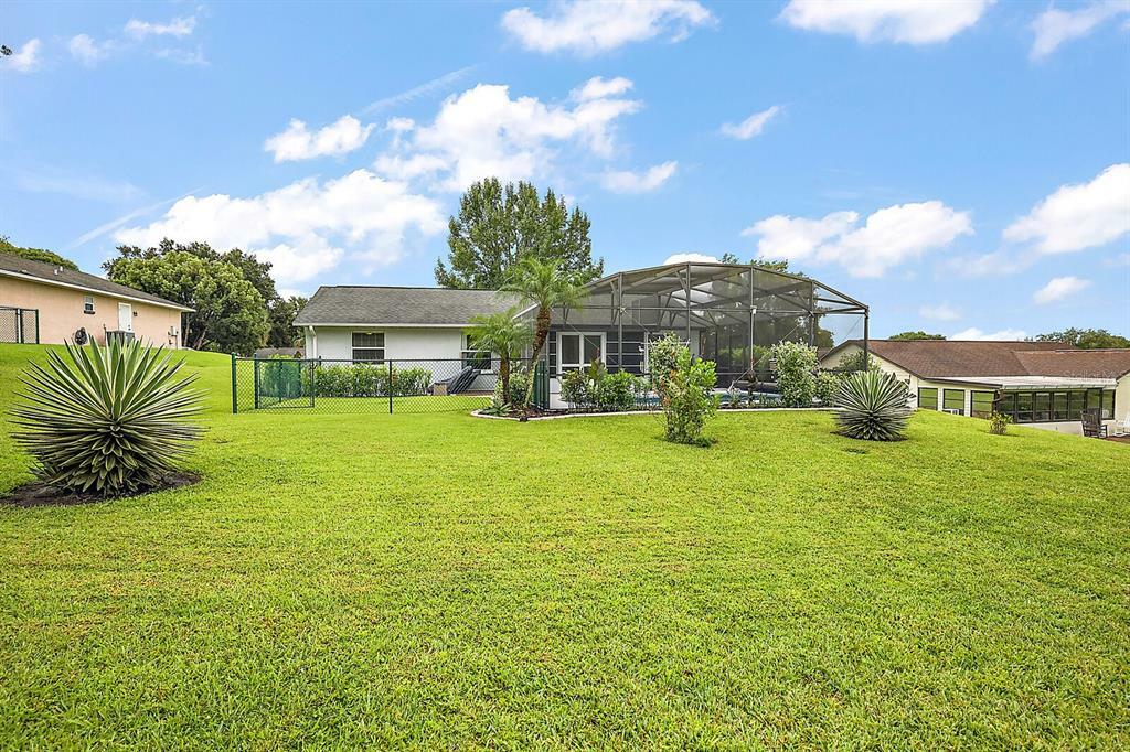 Property Photo: 12401 Wedgefield Drive FL 32735
