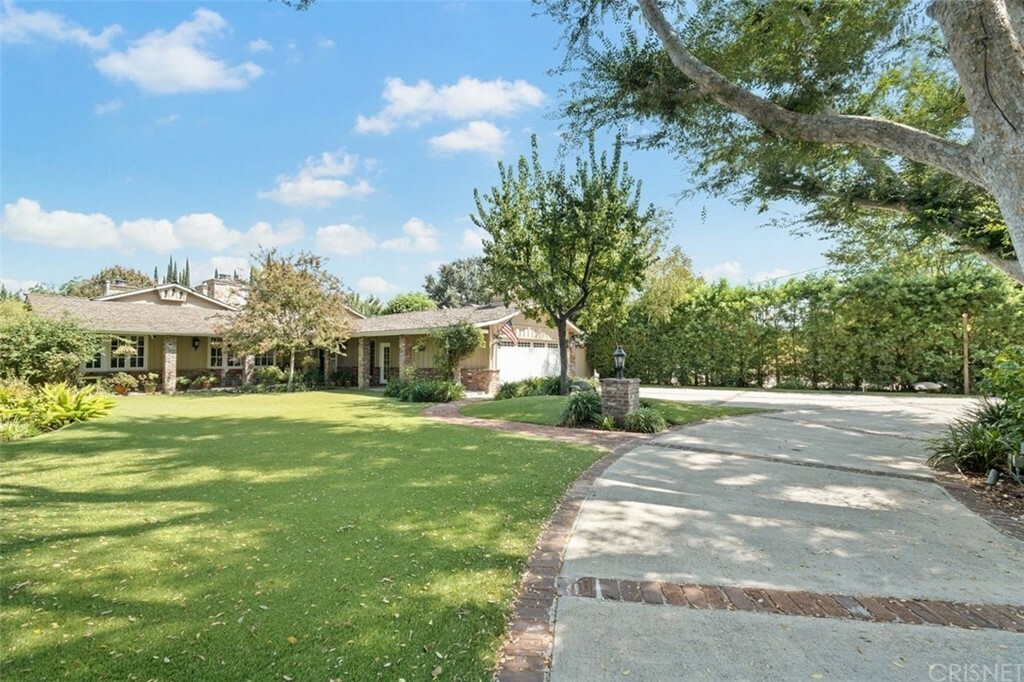 Property Photo: 22661 Calvert Street CA 91367