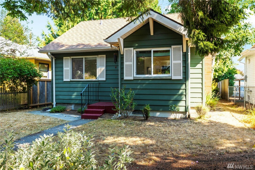 Property Photo:  7148 32nd Ave SW  WA 98126 