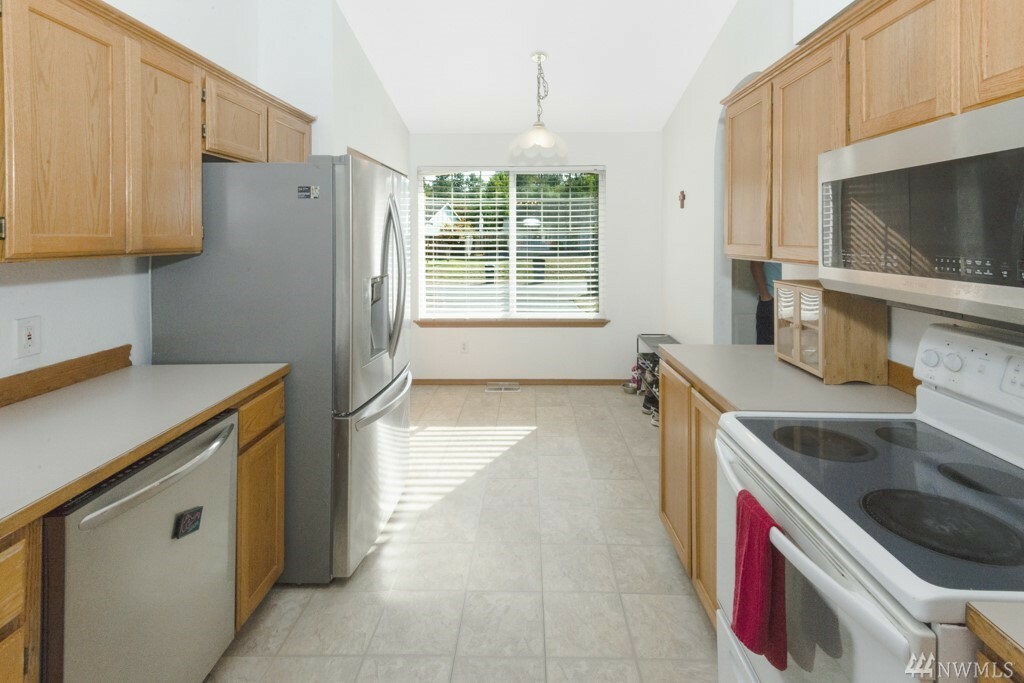 Property Photo:  20202 86th Av Ct E  WA 98387 