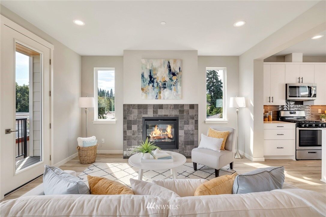 Property Photo:  22423  77th Avenue W B2  WA 98026 