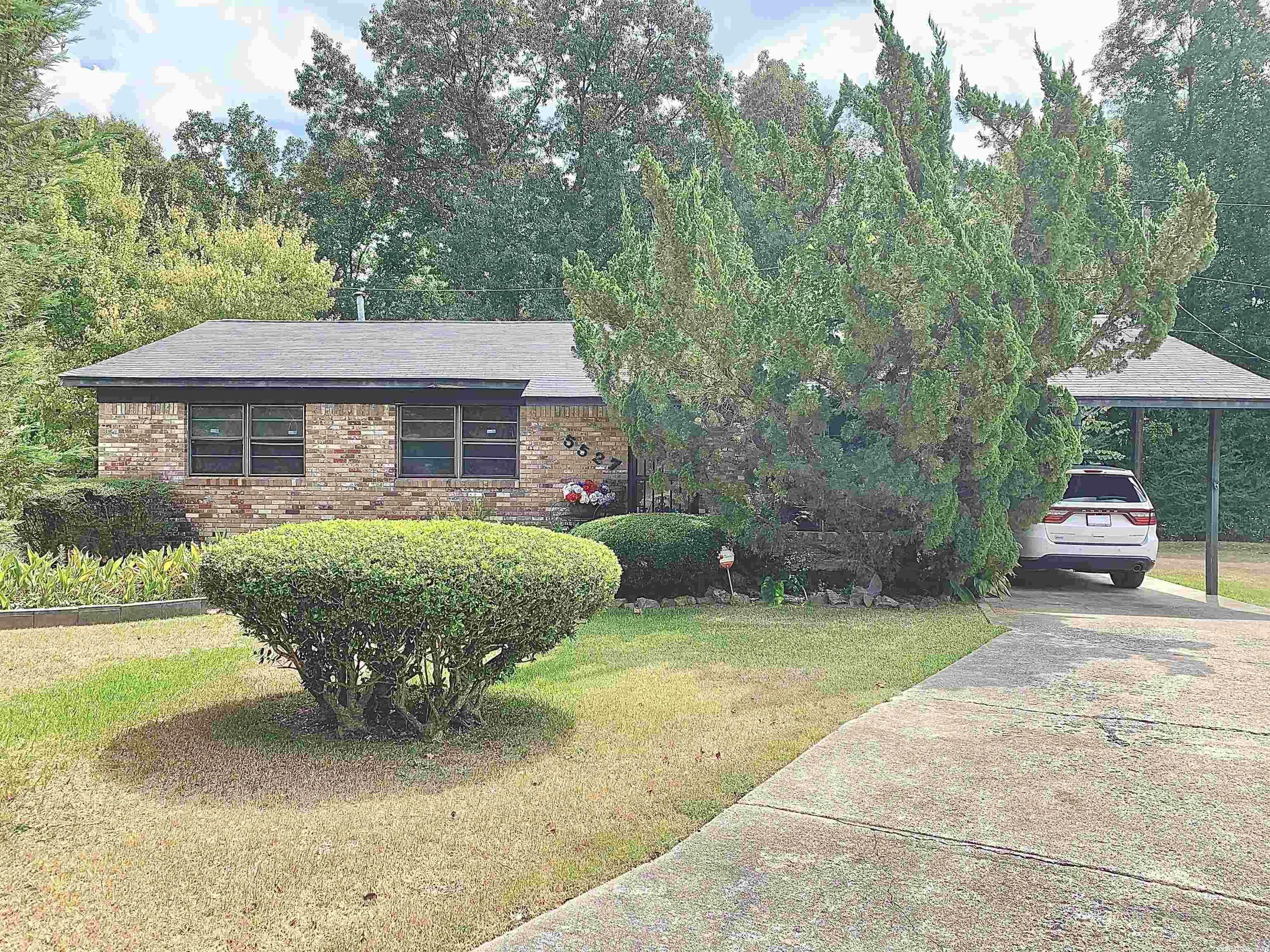 Property Photo:  5527 Devonshire Ct  AR 72209 