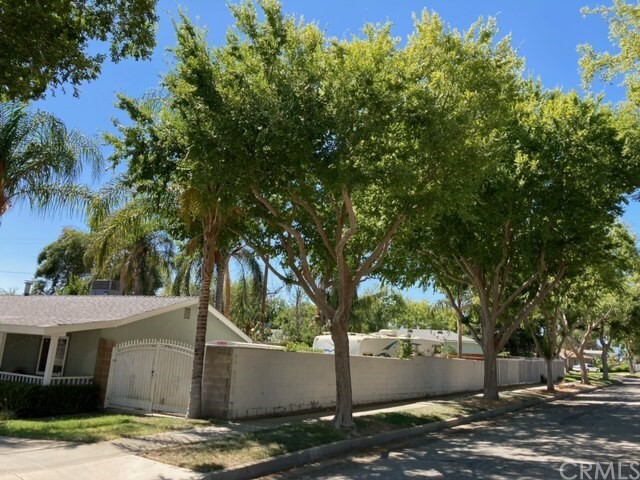 Property Photo: 5194 N E Street CA 92407