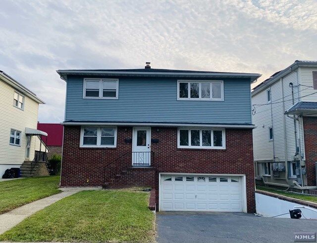 Property Photo:  10 Page Avenue 1  NJ 07071 