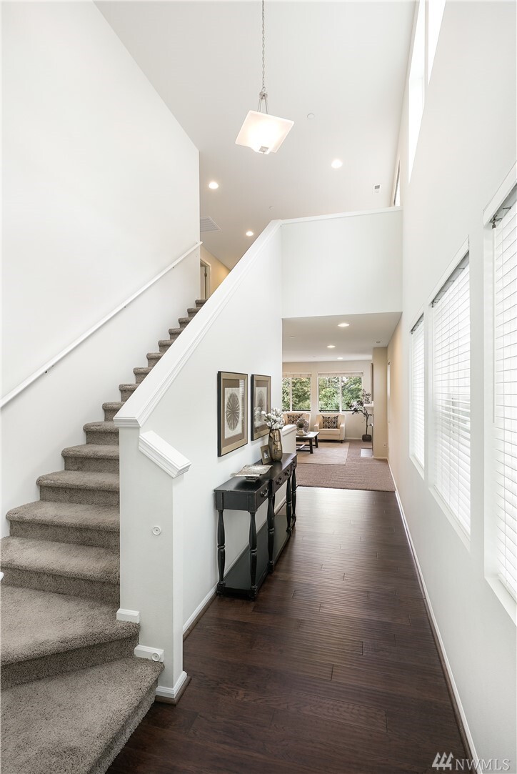 Property Photo: 21040 37th Ct S 6 WA 98198
