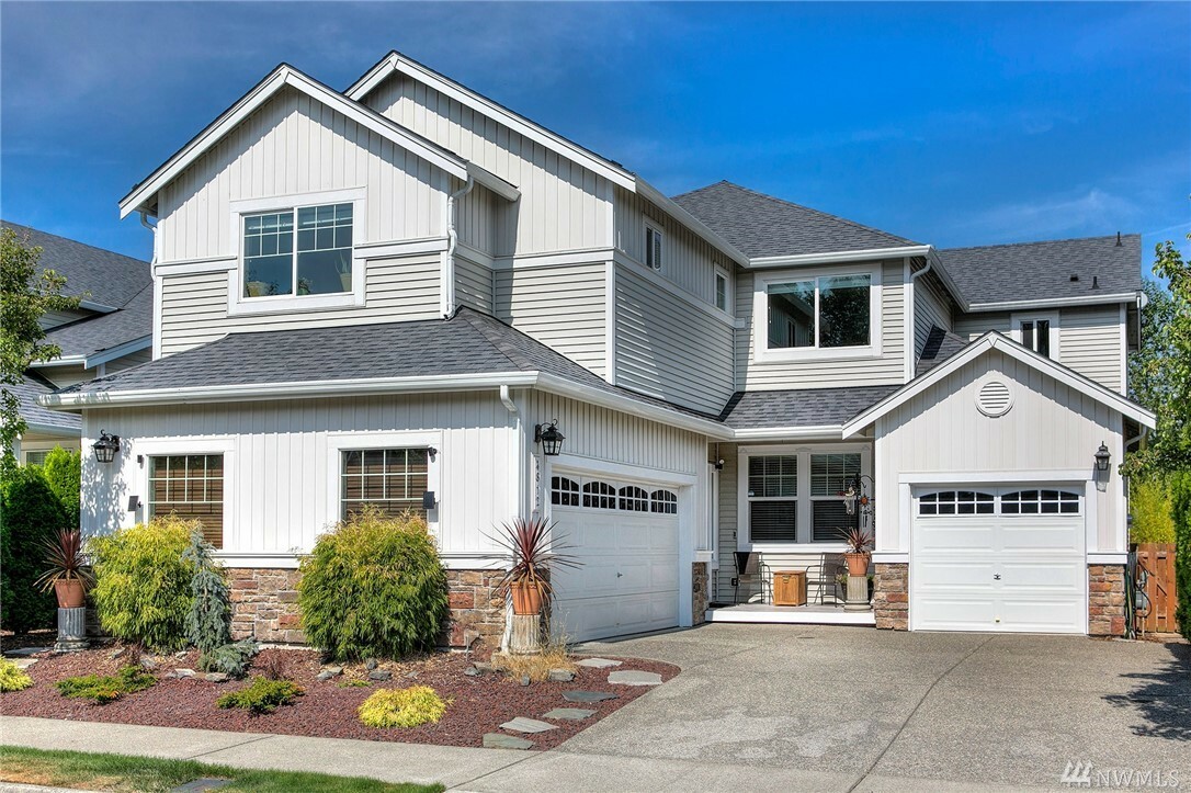 Property Photo:  4812 S 215th St  WA 98032 