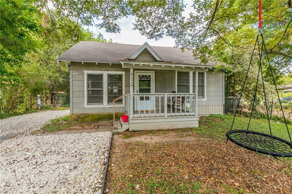 Property Photo:  602 Maxfield Street  TX 76705 