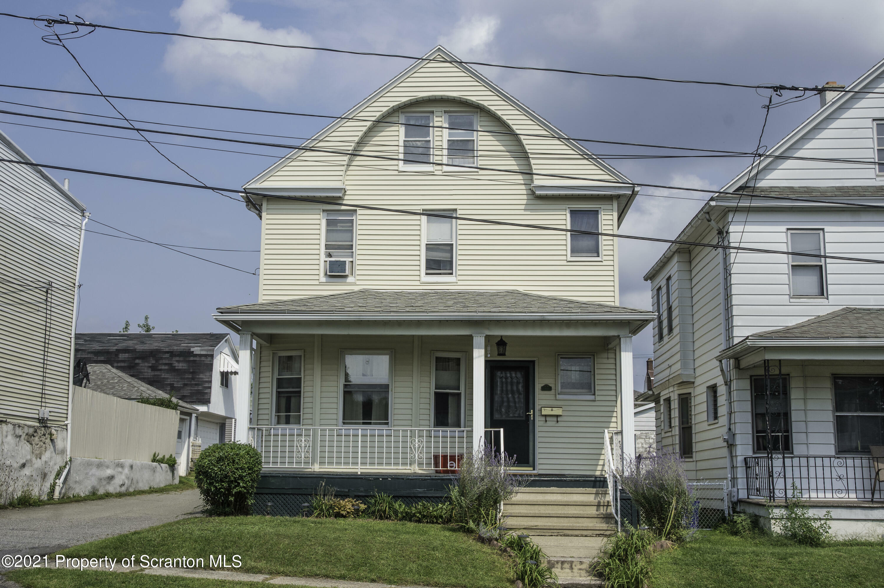 1011 Hickory St  Scranton PA 18505 photo