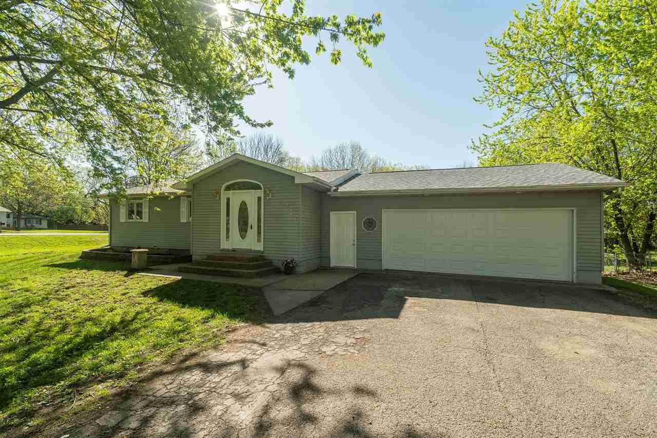 Property Photo:  101 Elk Run Street  IA 50707 