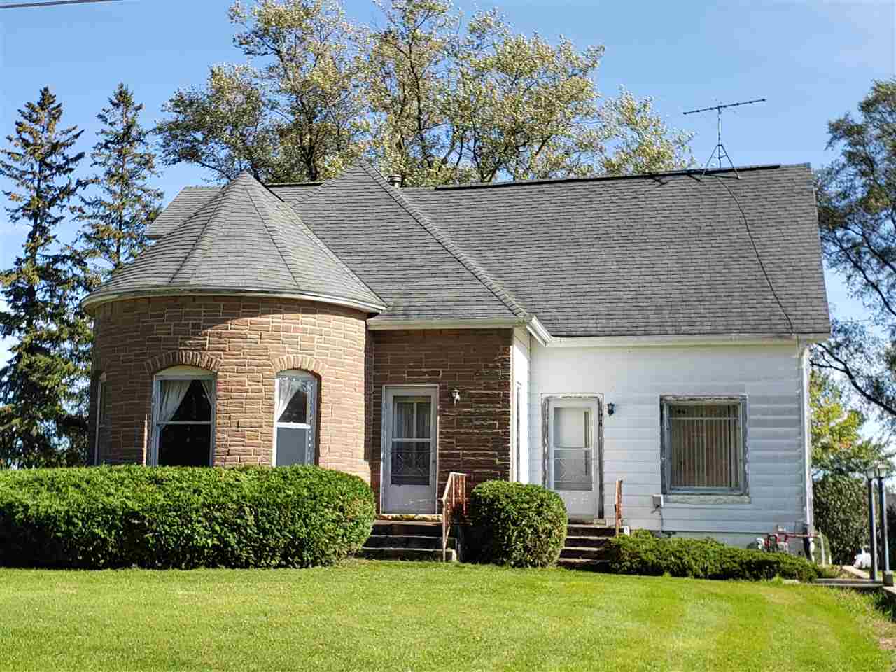 Property Photo:  607 N Franklin Street  IA 52042 