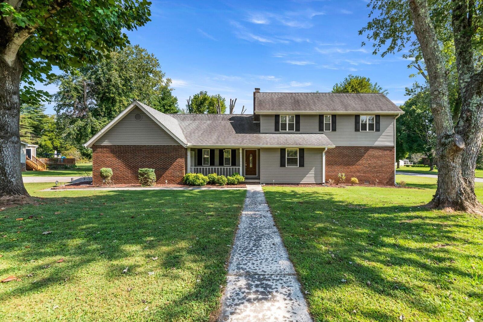 Property Photo:  1302 Ridgeway Circle Circle  TN 37303 