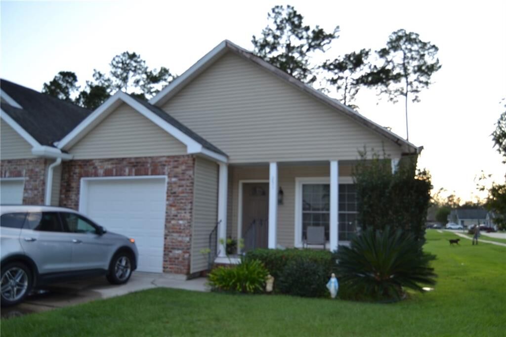 Property Photo:  251 Fountains Park Boulevard  LA 70448