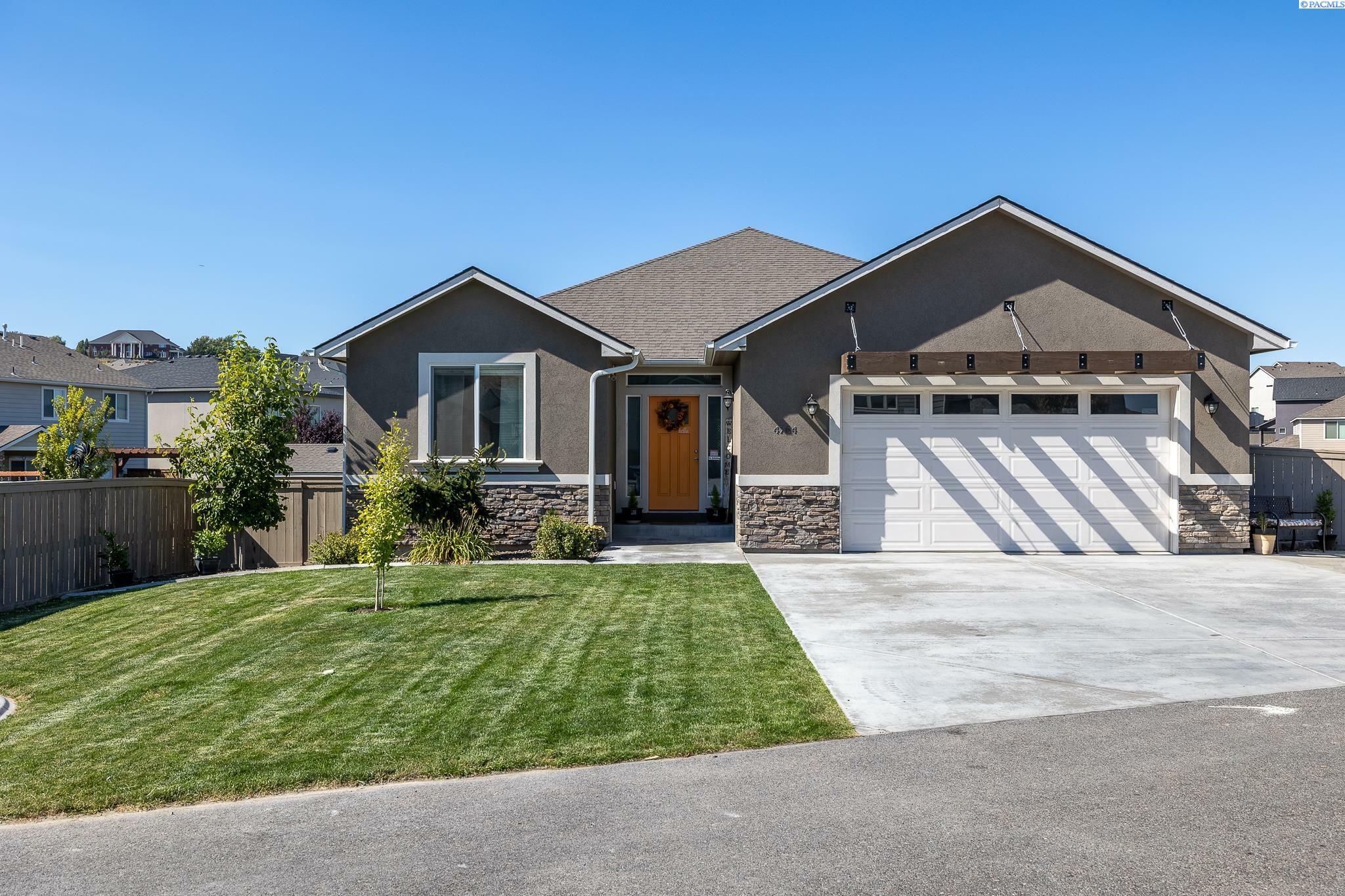 Property Photo:  4764 Cowlitz Blvd  WA 99352 