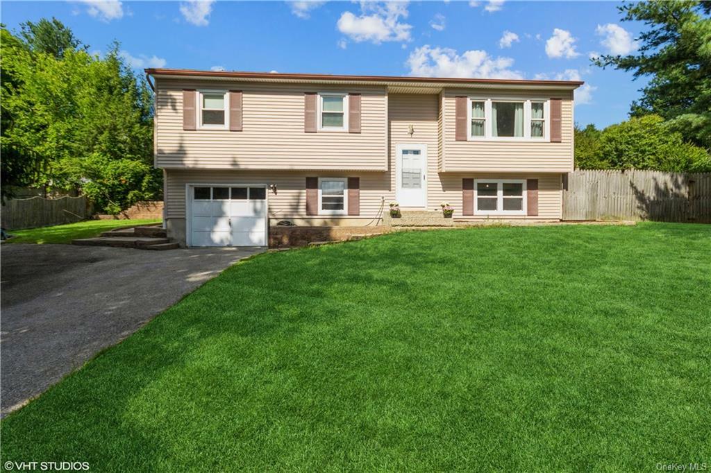 Property Photo:  73 Oxford Lane  NY 10926 