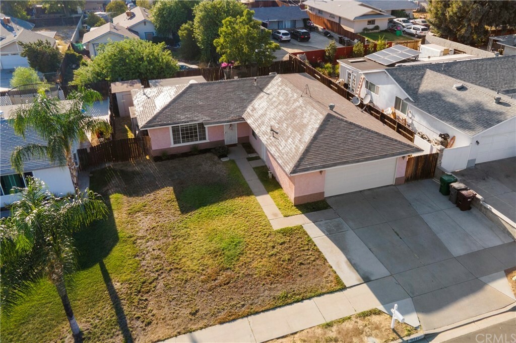 Property Photo:  11951 Weller Place  CA 92557 