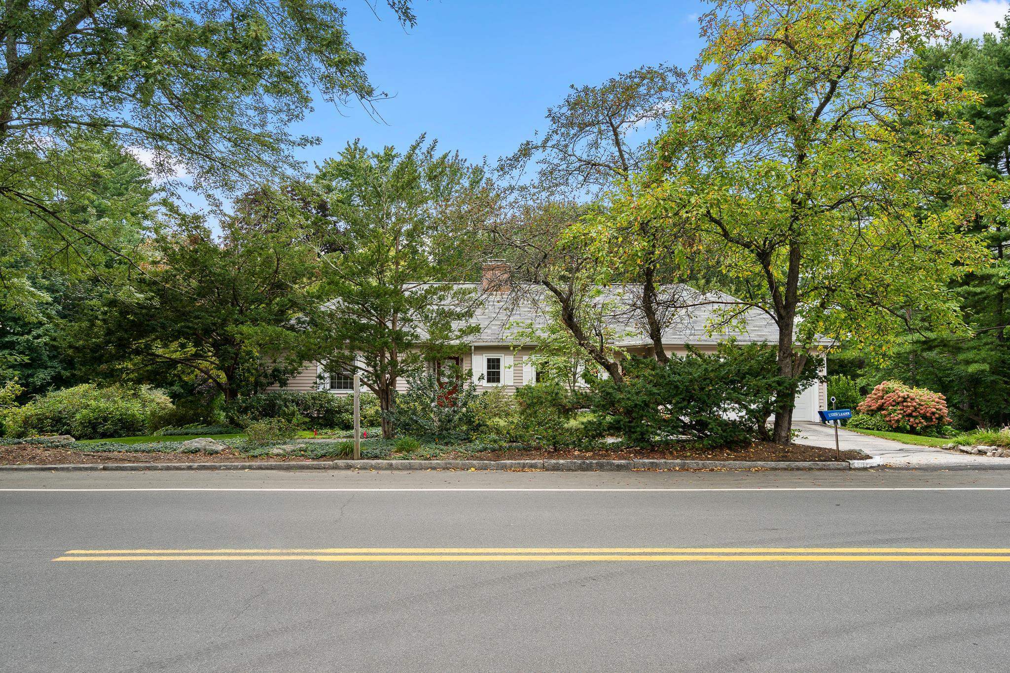 Property Photo: 1500 Union Street NH 03104