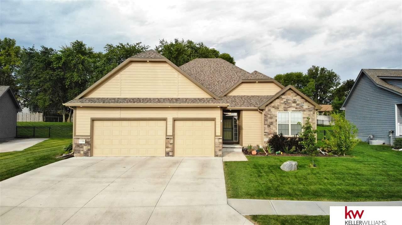 Property Photo: 11509 S 201 NE 68028