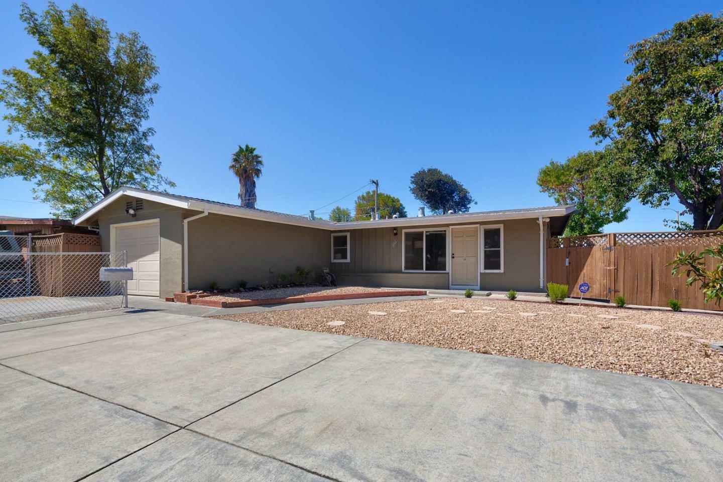 Property Photo: 1208 Manzano Way CA 94089