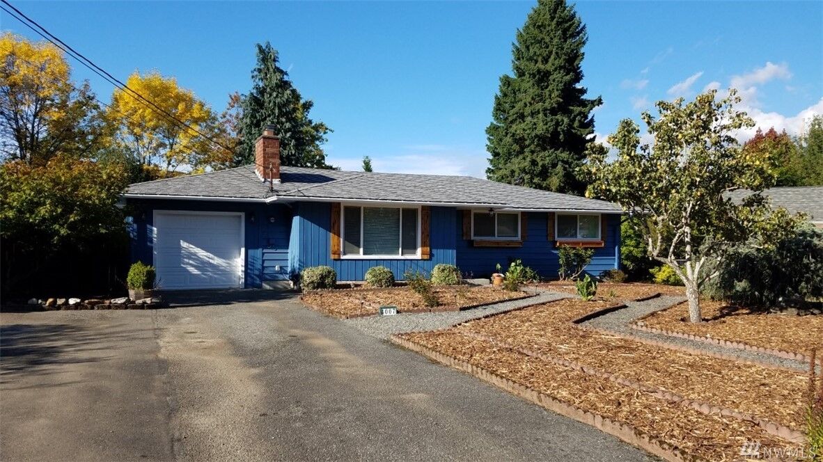 Property Photo:  4007 219th St SW  WA 98043 