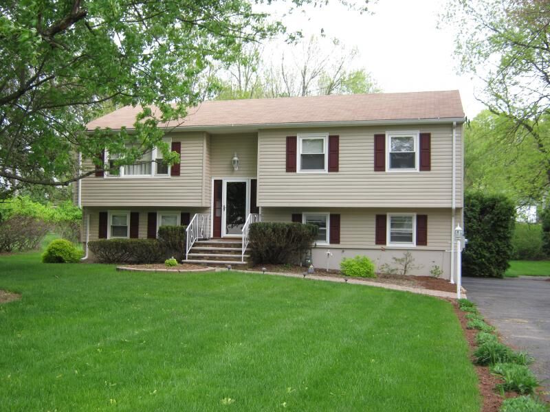Property Photo:  27 Meadow Ln  NJ 07840 