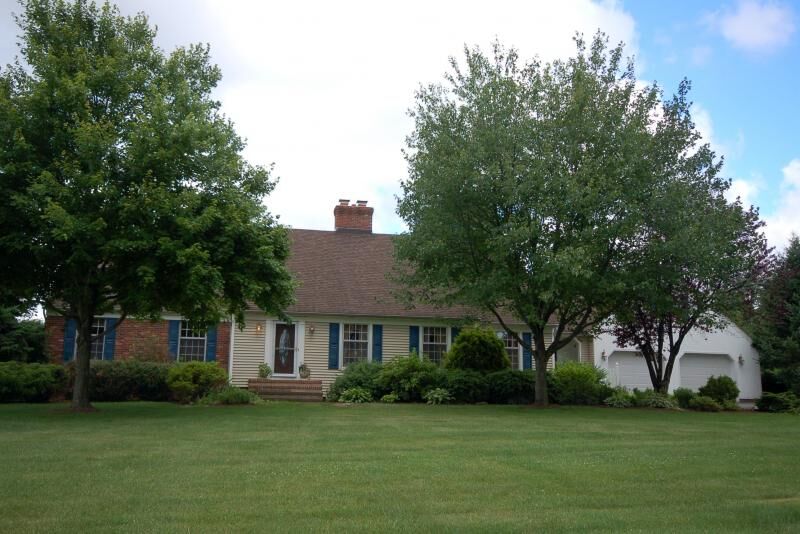 Property Photo:  12 Stonewicke Dr  NJ 08867 