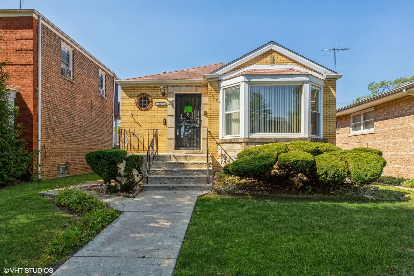 Property Photo:  11014 S Union Avenue  IL 60628 