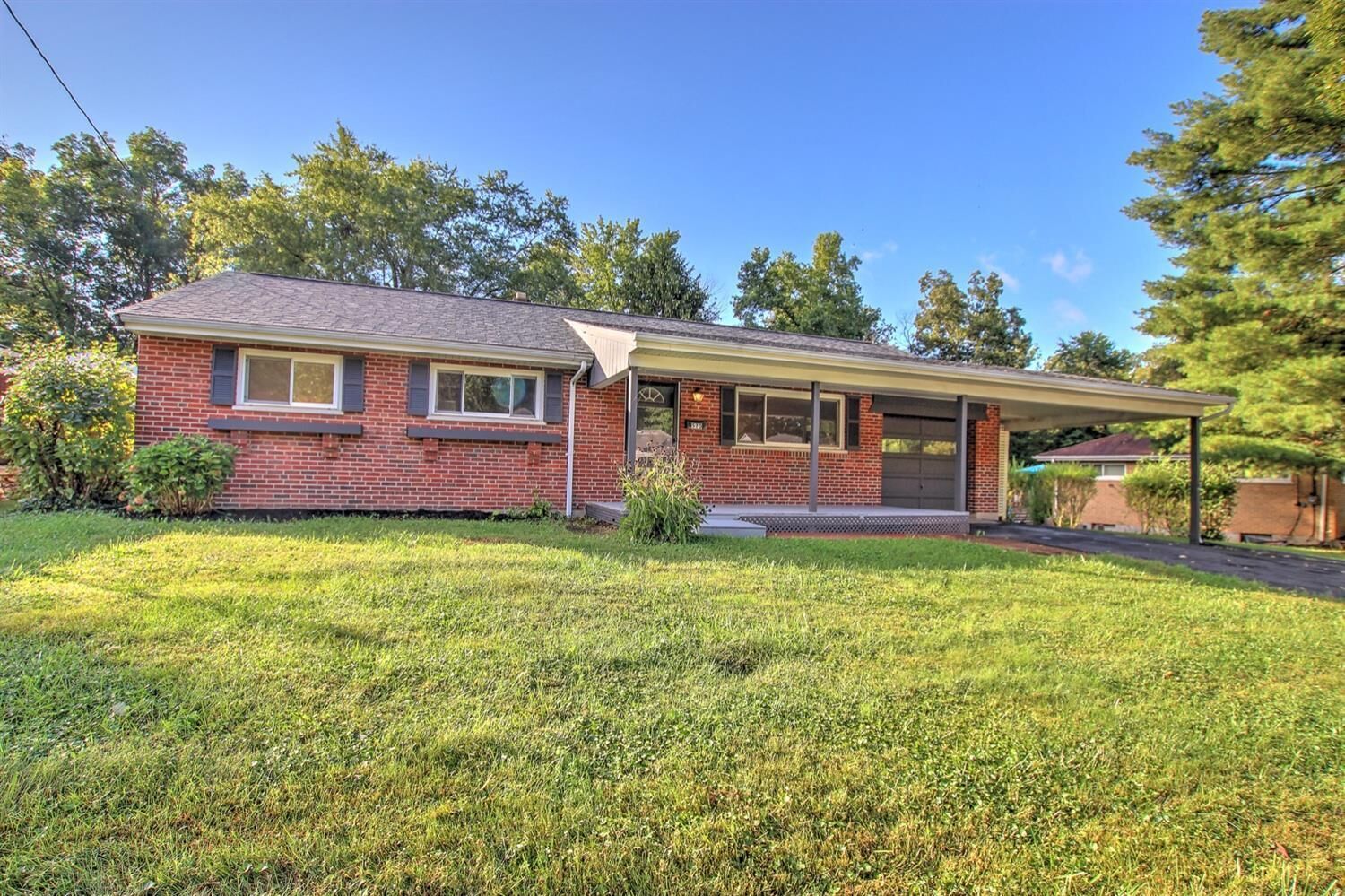 Property Photo: 520 Diana Ave OH 45103