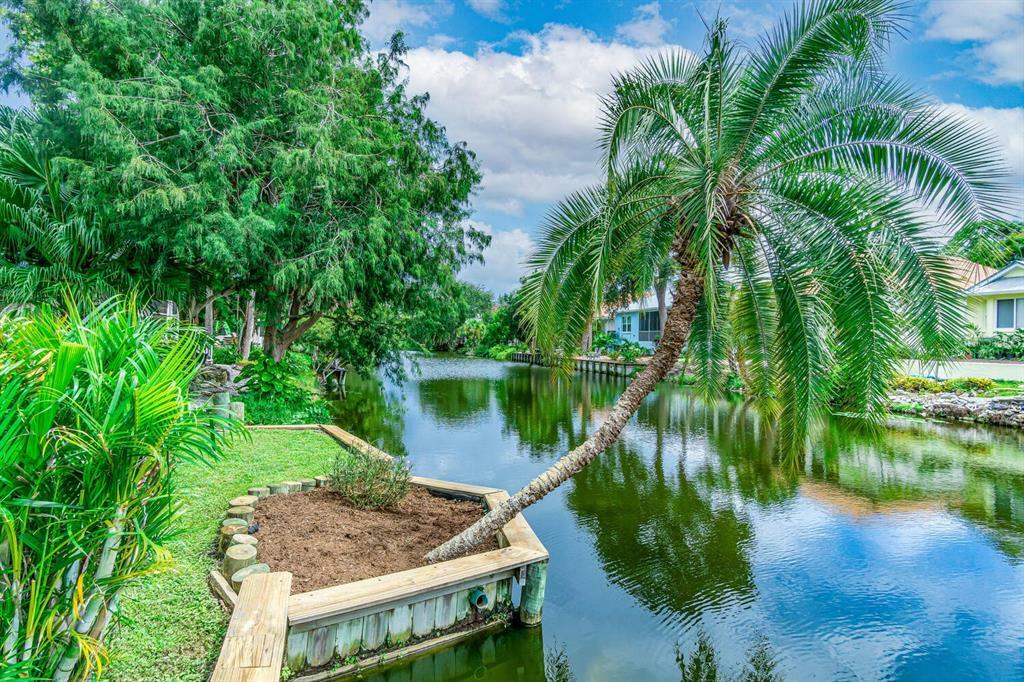 Property Photo: 405 Tortuga Drive FL 34275