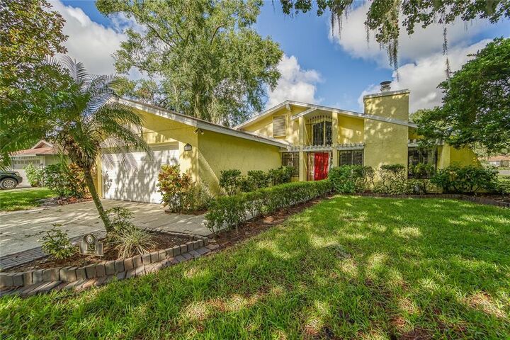 Property Photo:  1321 Juniper Circle  FL 33563 