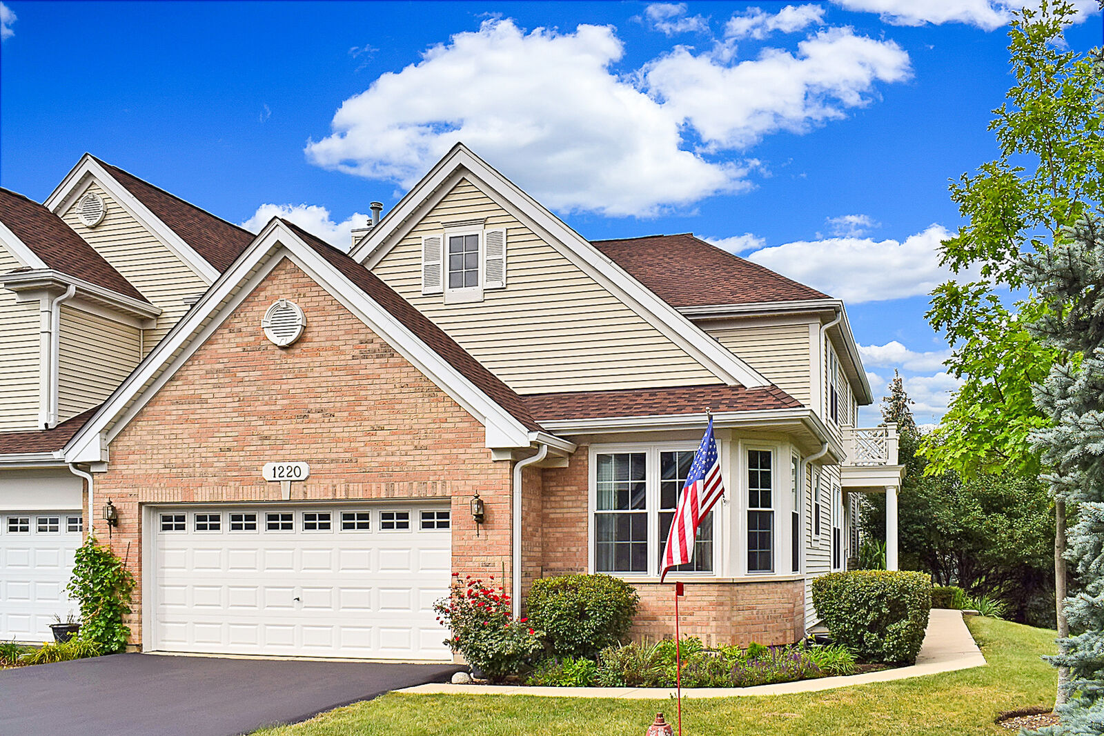 Property Photo: 1220 Tamarack Drive IL 60103