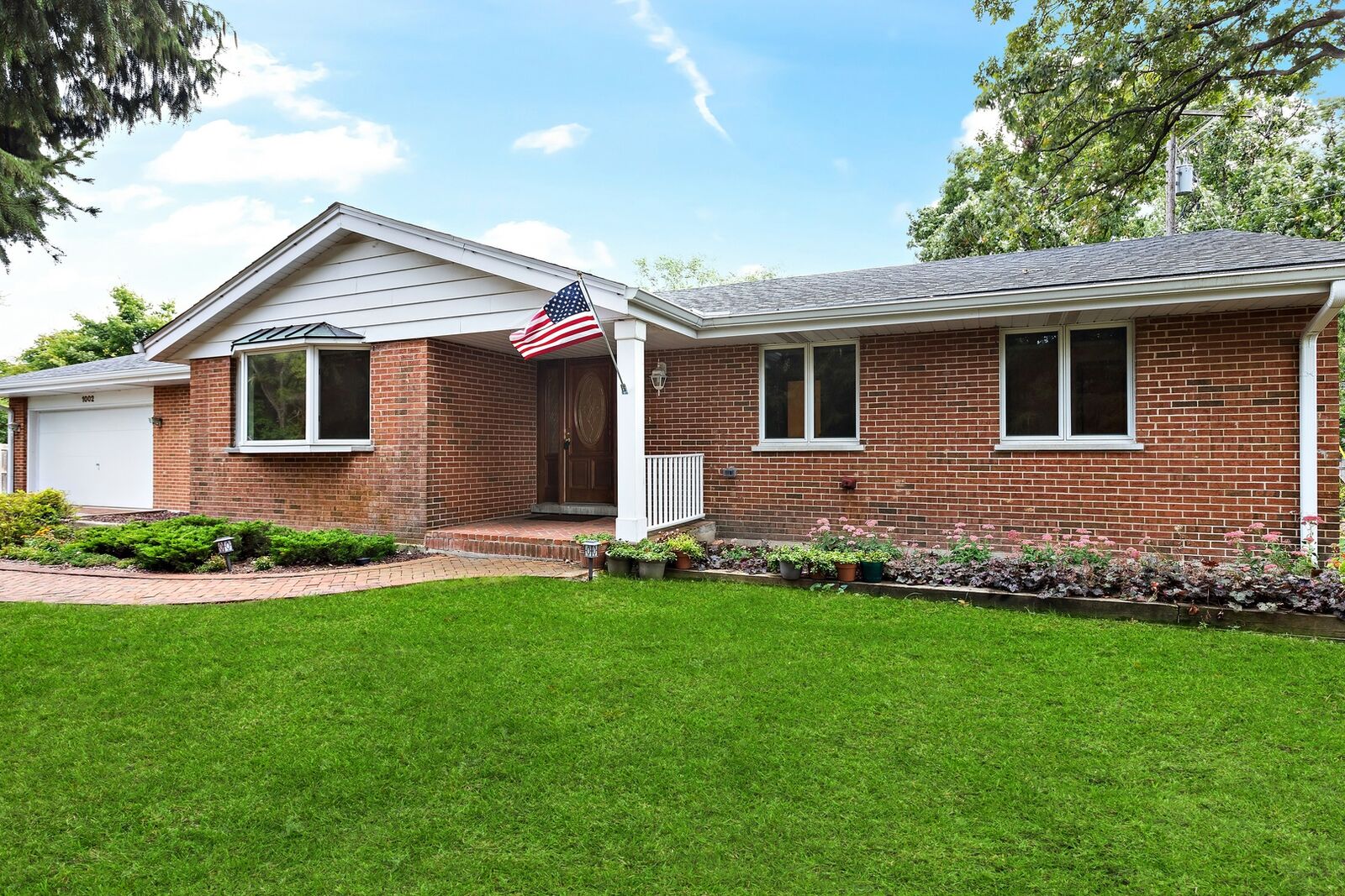 Property Photo: 1002 Muir Avenue IL 60044