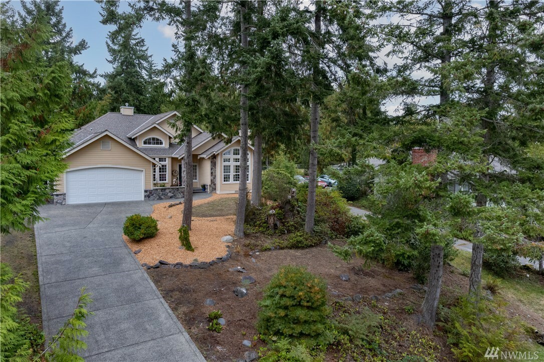 Property Photo:  820 Pioneer Dr  WA 98365 