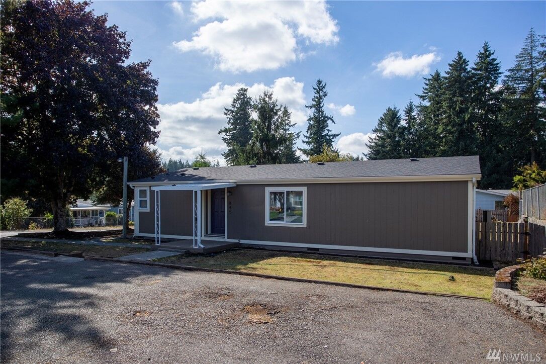 Property Photo:  845 Nottingham Dr SE  WA 98503 