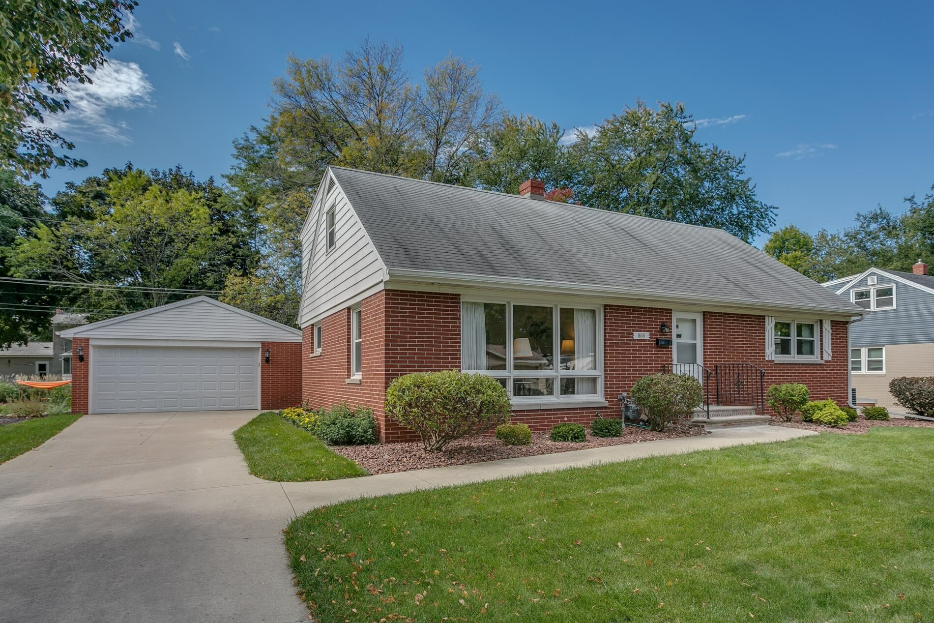 Property Photo: 808 Bomier Street WI 54115