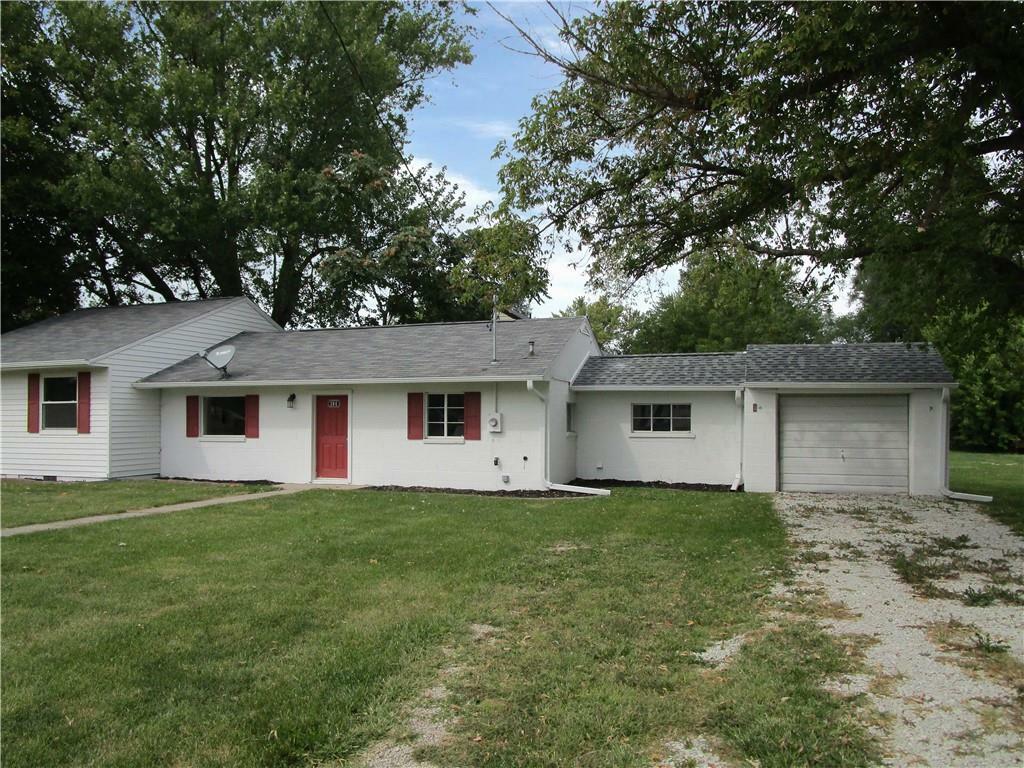 Property Photo:  304 Broadway Street  IA 50210 