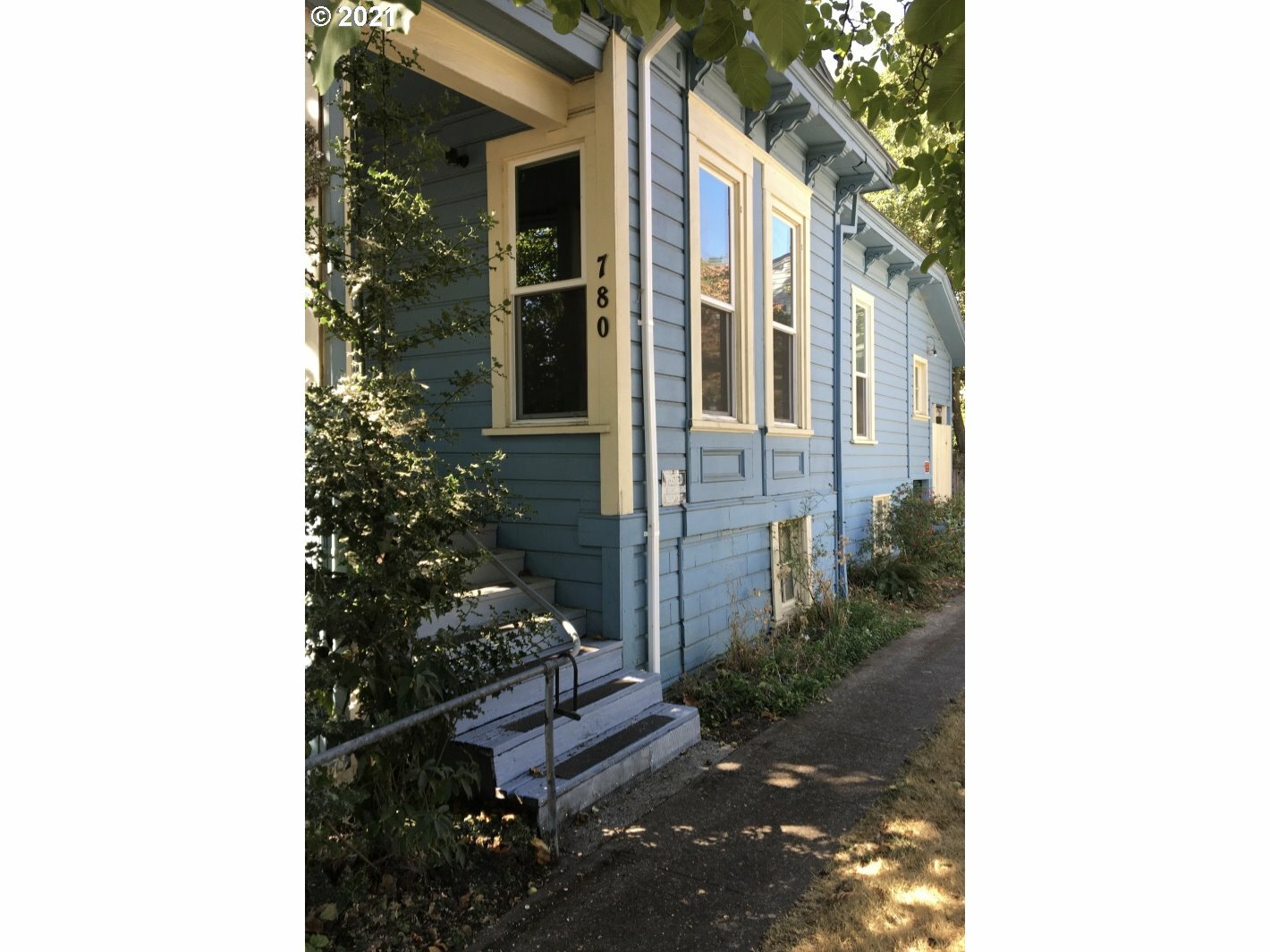 Property Photo: 780 Washington St 001 OR 97401