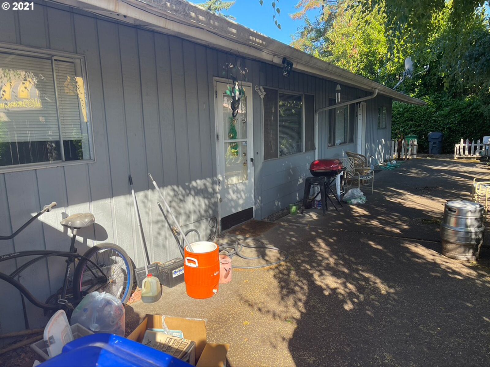 Property Photo: 4528 NE 72nd Ave OR 97218