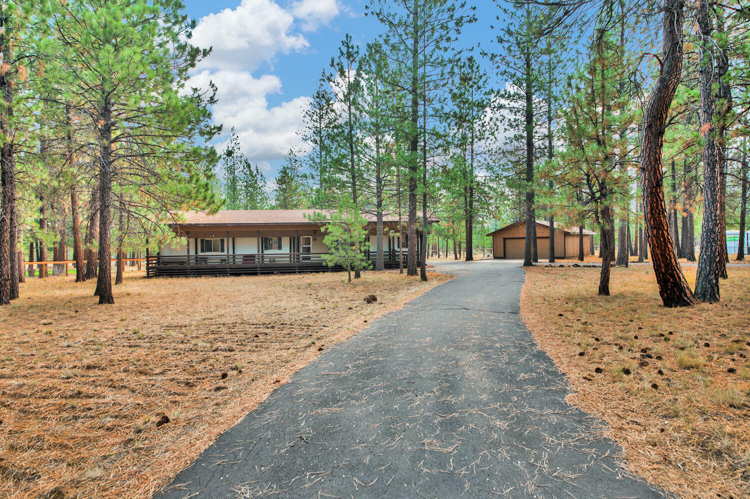 Property Photo:  14779 Bluegrass Loop  OR 97759 