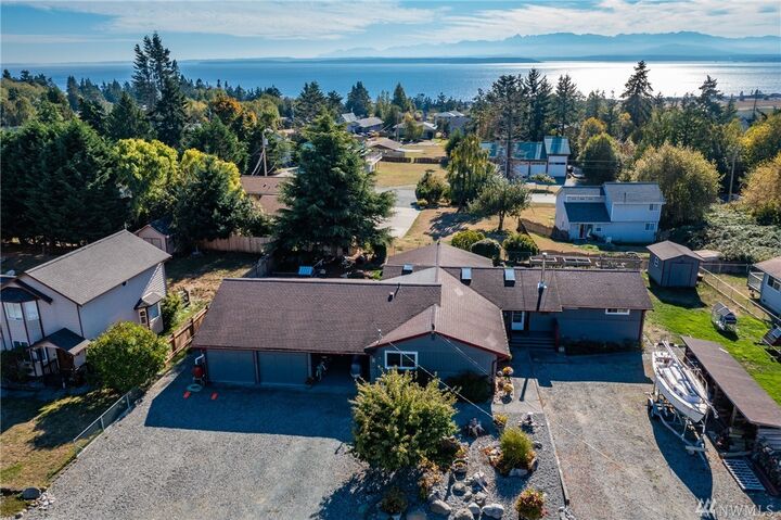 Property Photo: 35 Kinkaid Dr WA 98239