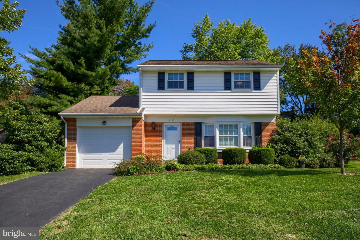 Property Photo:  1113 Harriet Avenue  PA 17601 