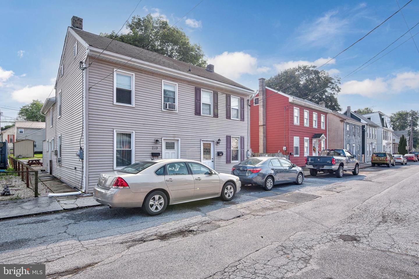 Property Photo:  219 W Locust Street  PA 17055 