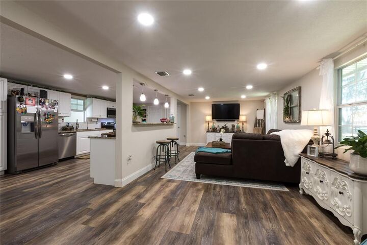 Property Photo:  3920 Timberwood Drive  FL 33811 