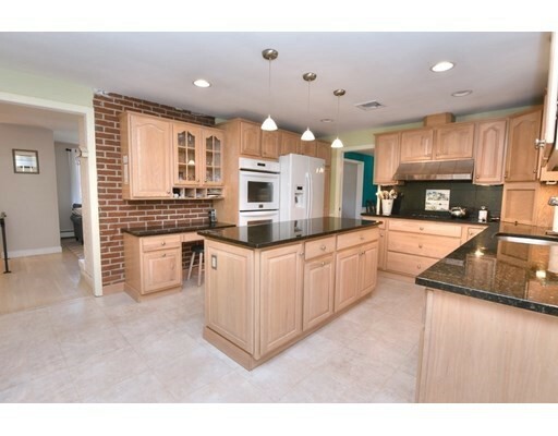 Property Photo:  7 Arthur Rd  MA 01880 