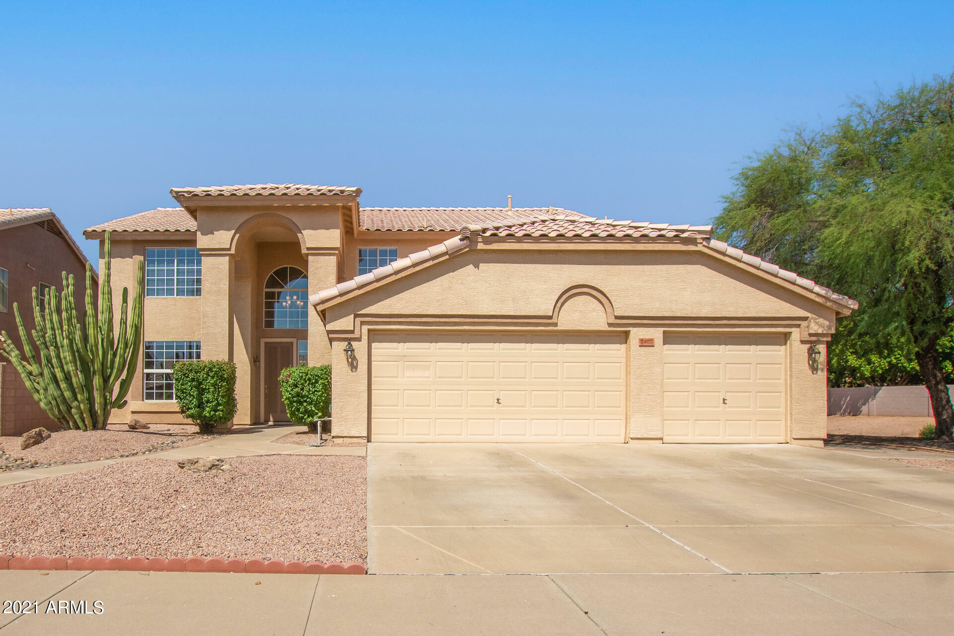 Property Photo:  2402 W Binner Drive  AZ 85224 