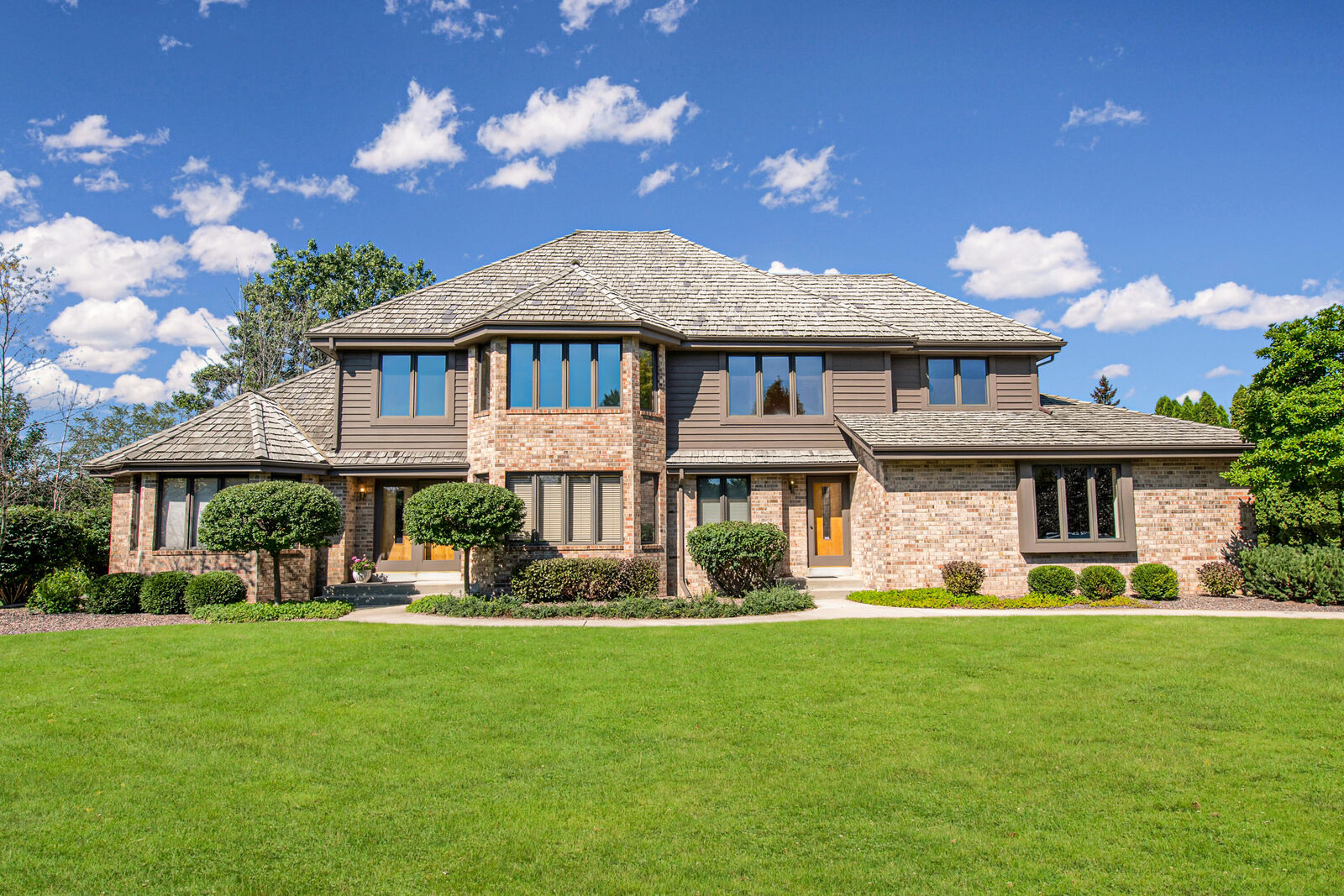 Property Photo: 11003 N Wyngate Trace WI 53092