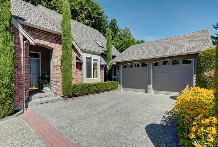 Property Photo:  13502 NE 12th Place  WA 98005 